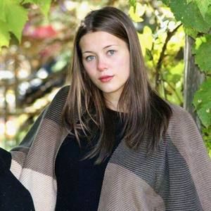 Meet your Posher, Abélia